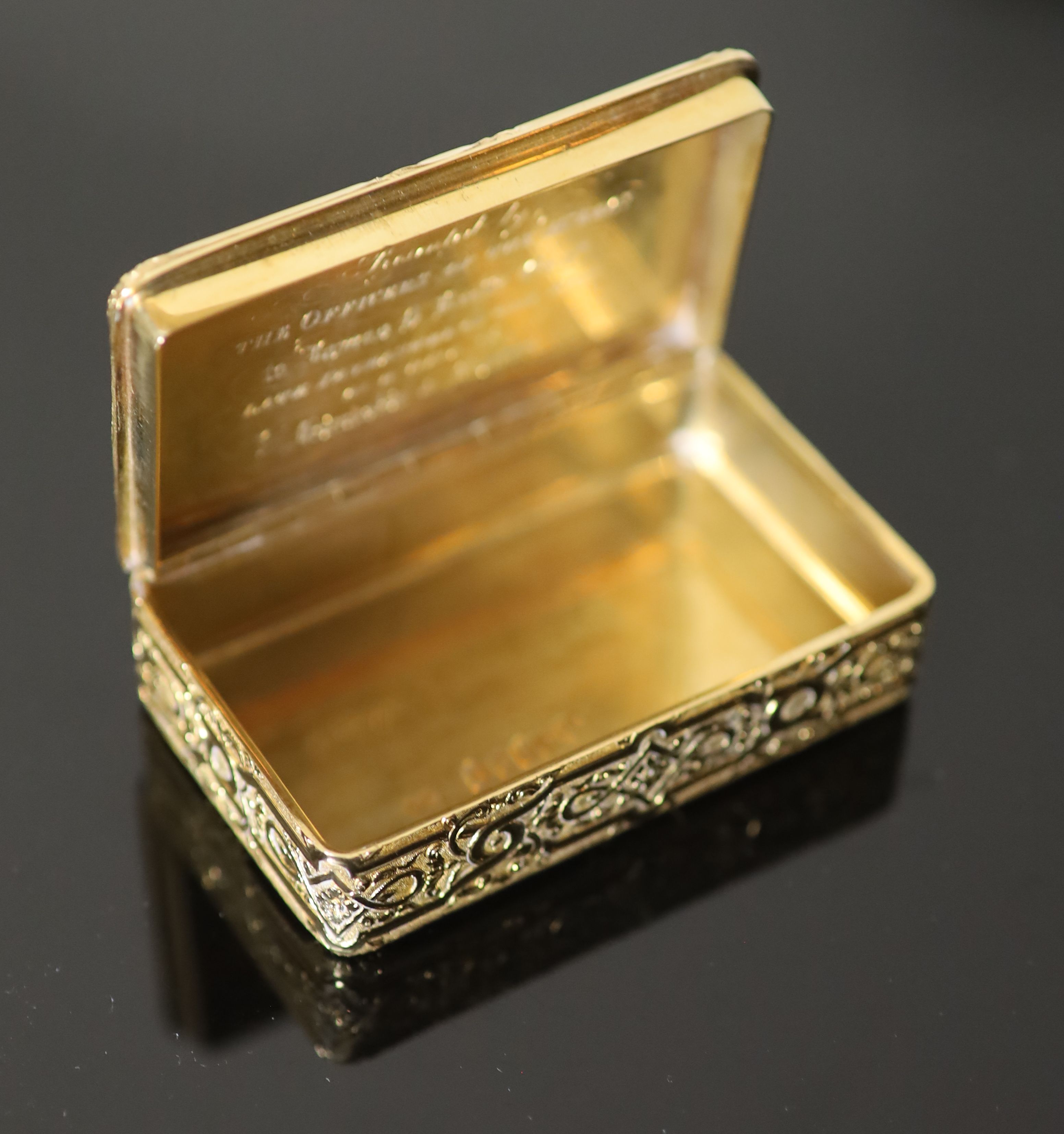 A good William IV 18ct gold rectangular snuff box by John Linnet, London, 1833,